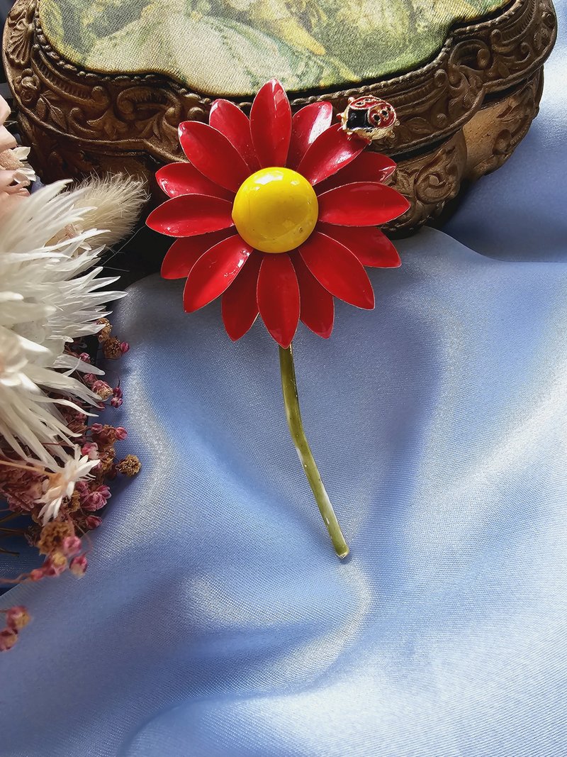 WEISS可愛小飄蟲瑪格莉特紅琺瑯花胸針/別針/美國西洋古董飾品 - 胸針 - 其他金屬 