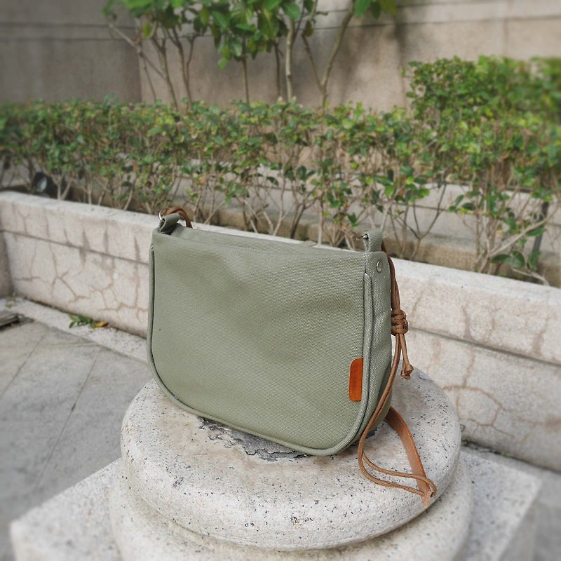Rope canvas saddle bag - กระเป๋าแมสเซนเจอร์ - ผ้าฝ้าย/ผ้าลินิน สีเขียว