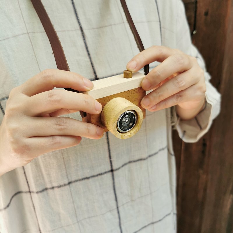 Fish eye Camera : Handmade* - Items for Display - Wood Brown