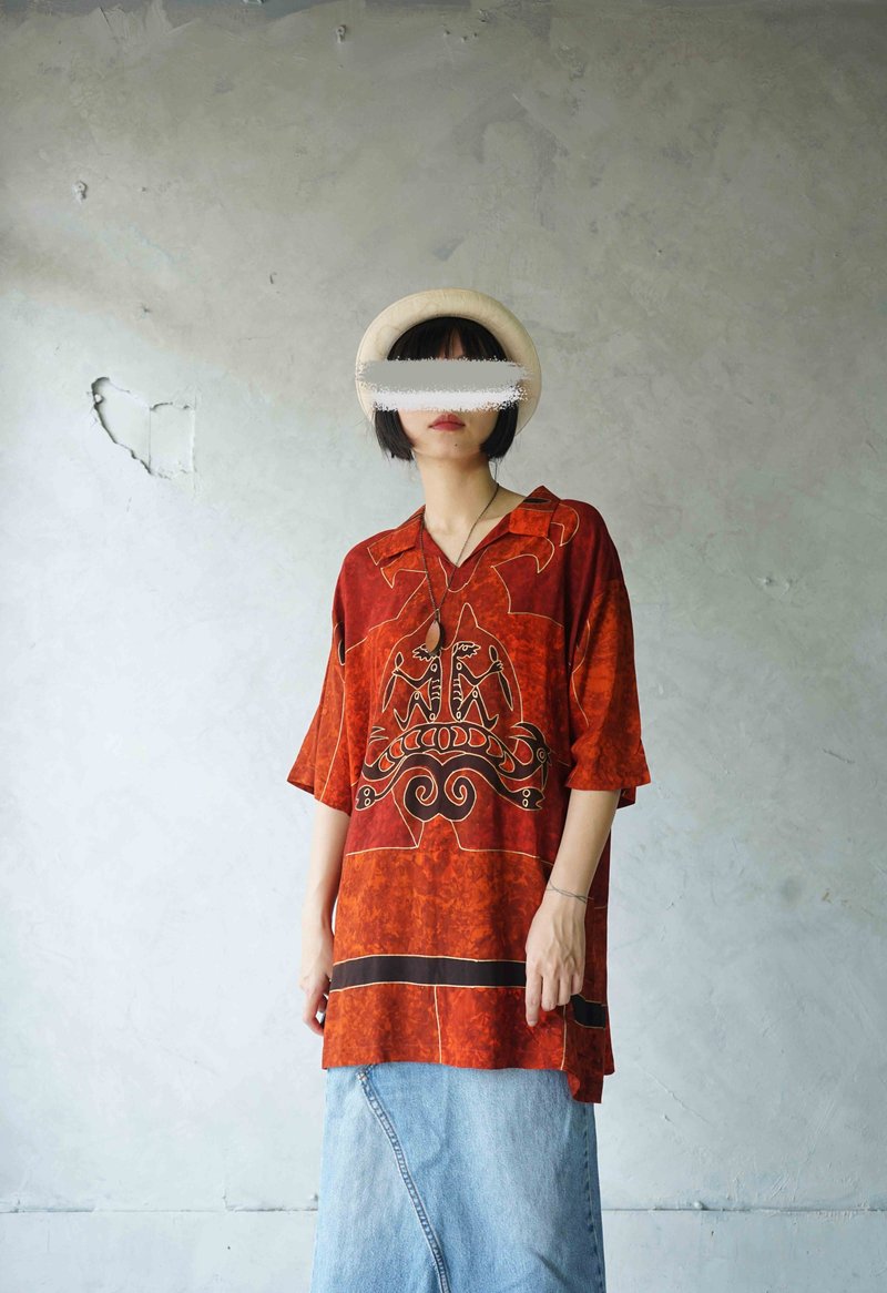 尋寶古著-古埃及風格印花磚紅色親膚涼感寬鬆上衣 - 女上衣/長袖上衣 - 聚酯纖維 紅色