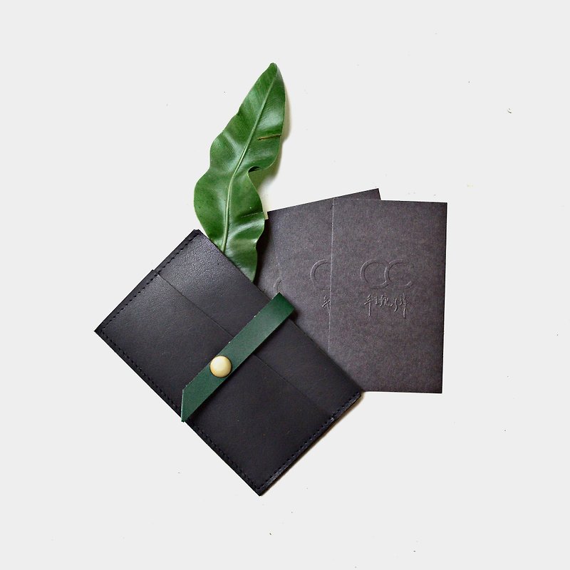 [Producer of Jungle Nocturne] Cowhide business card holder black green leather leisure card credit card lettering - Card Holders & Cases - Genuine Leather Black