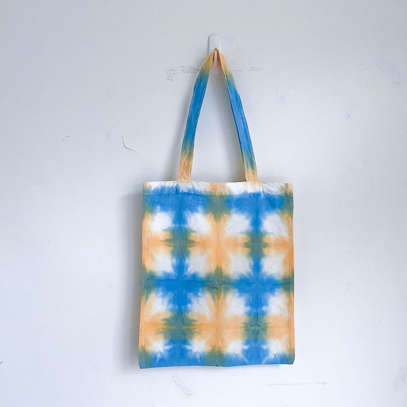 Yellow and blue plaid hand-dyed bag - กระเป๋าถือ - ผ้าฝ้าย/ผ้าลินิน สีเหลือง
