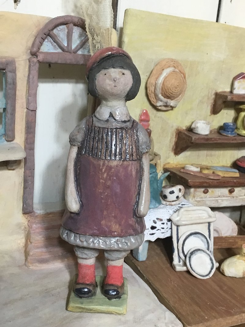 Pottery/pink beret girl - ตุ๊กตา - ดินเผา สึชมพู