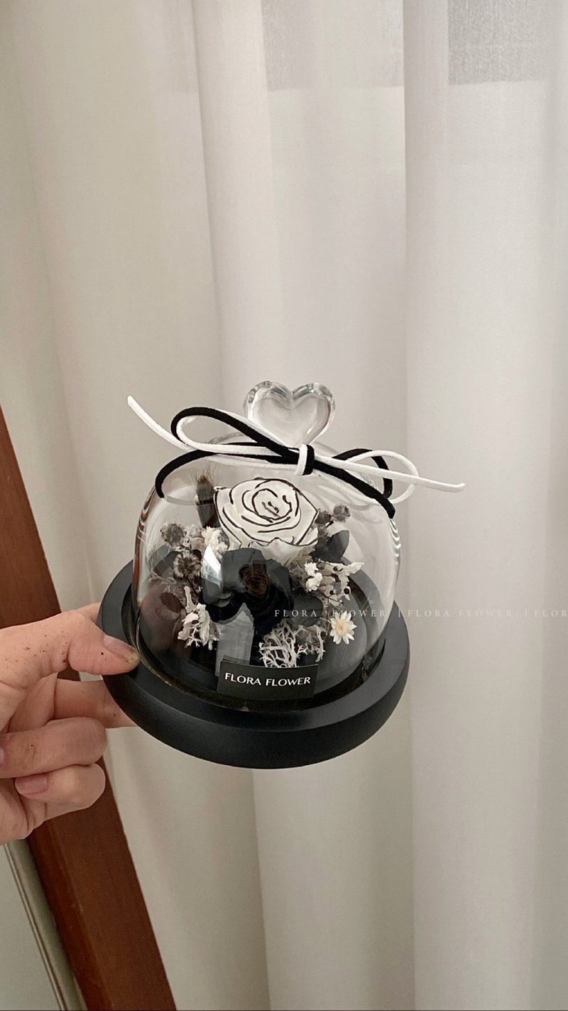 Flora Flower永生花愛心玻璃罩夜燈-經典黑邊 - 乾燥花/永生花 - 植物．花 黑色