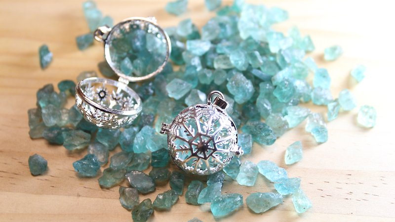Apatite exquisite box apatite wishing box pendant necklace apatite ore water blue - Necklaces - Gemstone Blue