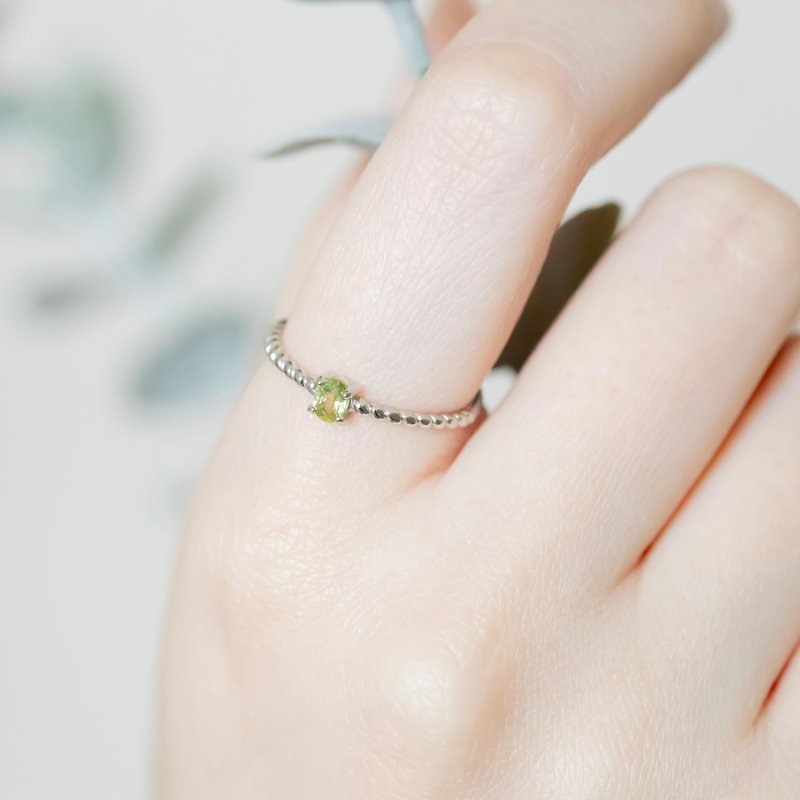 橄欖石925純銀橢圓麻花設計戒指 可調式戒指 - 戒指 - 寶石 銀色