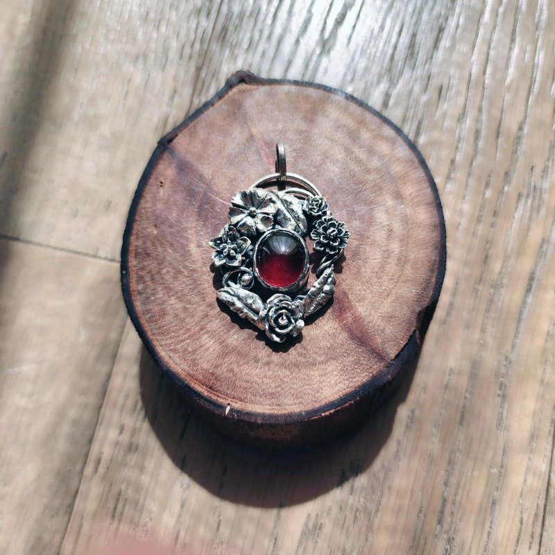 [Handmade by Qu Shuichen] Garnet sterling Stone pendant - สร้อยคอ - เครื่องเพชรพลอย สีแดง