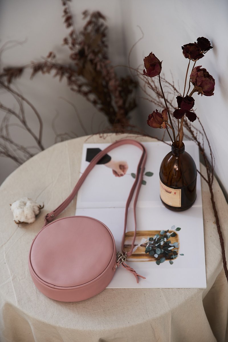 Bolero mini round bun shell pink - Messenger Bags & Sling Bags - Genuine Leather Pink