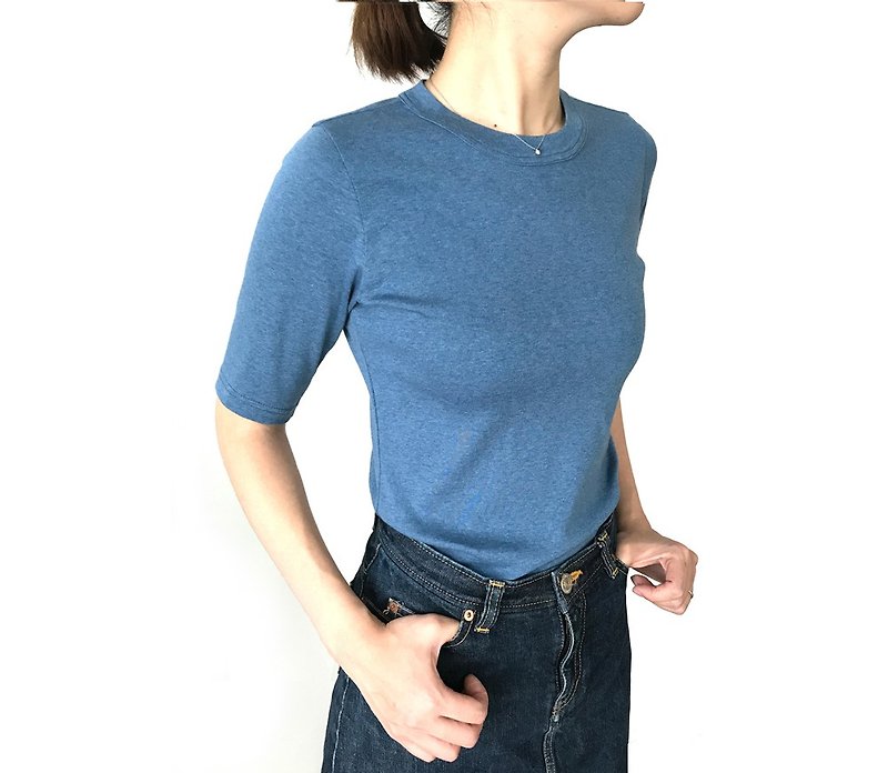 日本製オーガニックコットン 形にこだわった大人の4分袖無地Tシャツ アッシュブルー【サイズ展開有り】 - T 恤 - 棉．麻 藍色