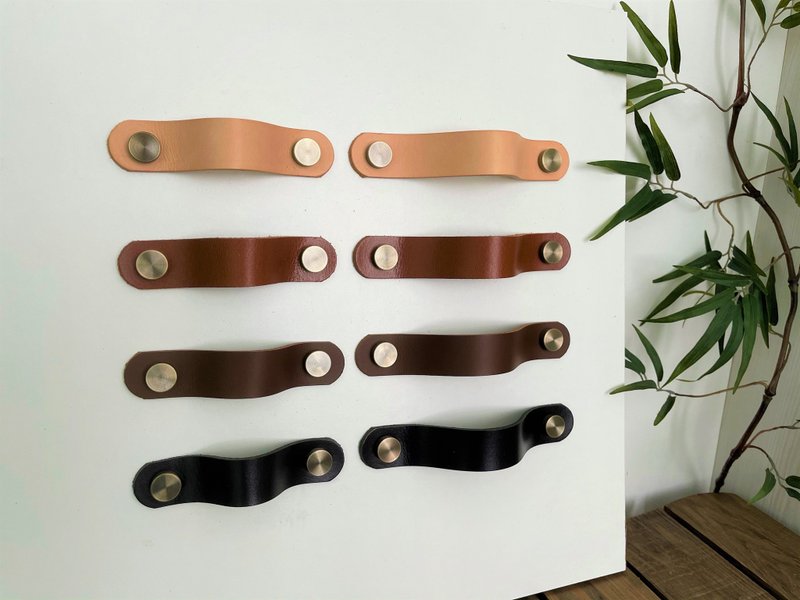 牛皮取手 // 衣櫃 // 櫃體 // 皮革把手 // 系統櫃 // 可訂製 - 衣櫃/鞋櫃 - 真皮 