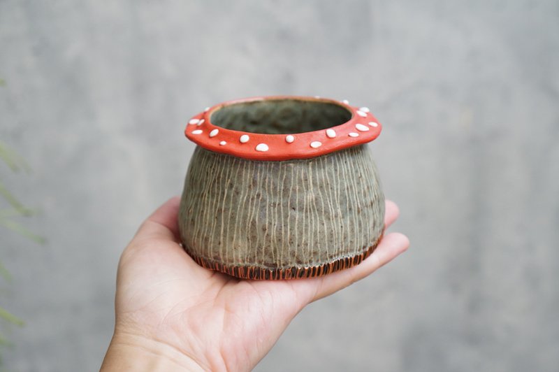 Mushroom pot , Mushroom plant pot , Handmade ceramics , pottery - 花瓶/花器 - 陶 紅色