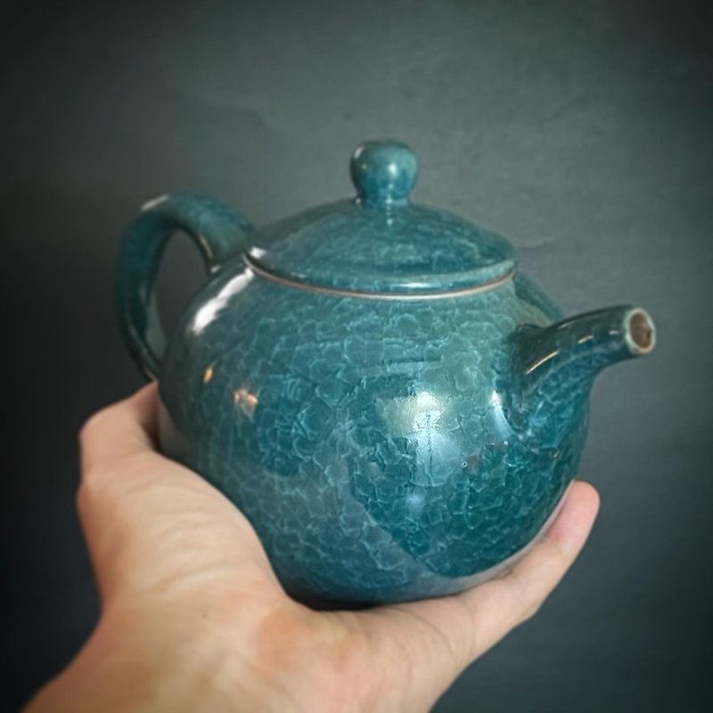 Peacock Blue Cyan Magnetic Teapot Liye Kiln Xu Congzhi - ถ้วย - ดินเผา สีน้ำเงิน