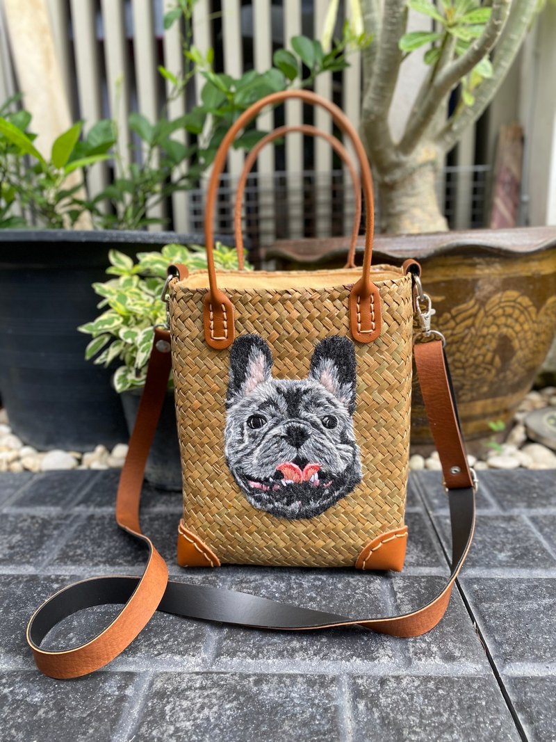 Thai woven straw bags with custom embroidery - 手提包/手提袋 - 繡線 