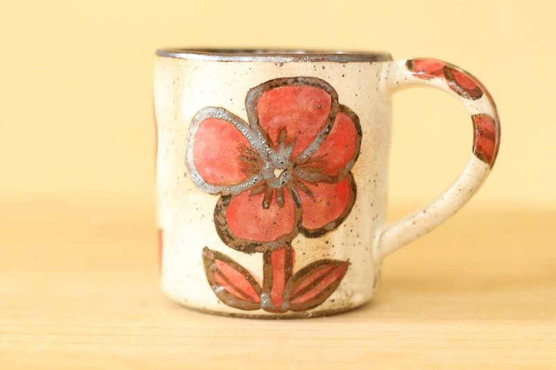 ※受注制作　粉引き赤いお花のカップ。 - マグカップ - 陶器 