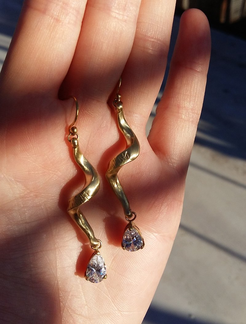 黃銅羚羊角鋯石耳環-手作-可改耳夾 - 耳環/耳夾 - 其他金屬 金色