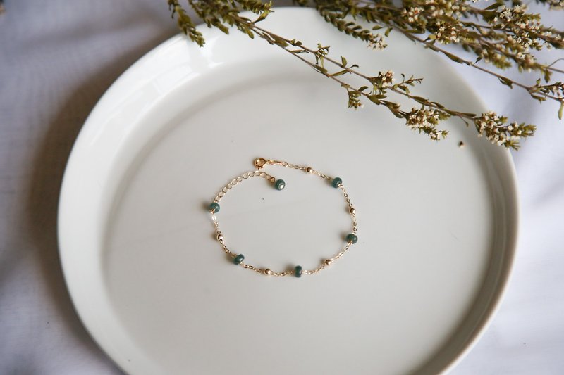 Guatemalan Jadeite Handmade Bracelet - สร้อยข้อมือ - หยก 