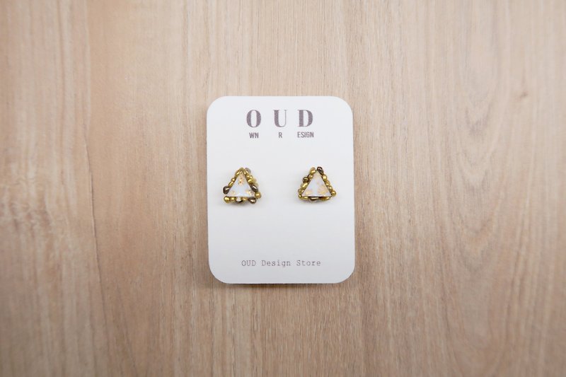 OUD Original. Geometric--14K gf Gold Beads Edge Triangle Stud Earring/Clip-on - ต่างหู - เครื่องประดับ สีทอง