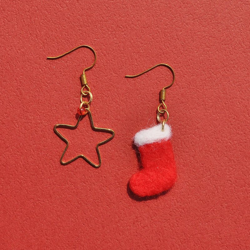 聖誕襪×星星不對稱耳環/耳夾 - 耳環/耳夾 - 羊毛 紅色