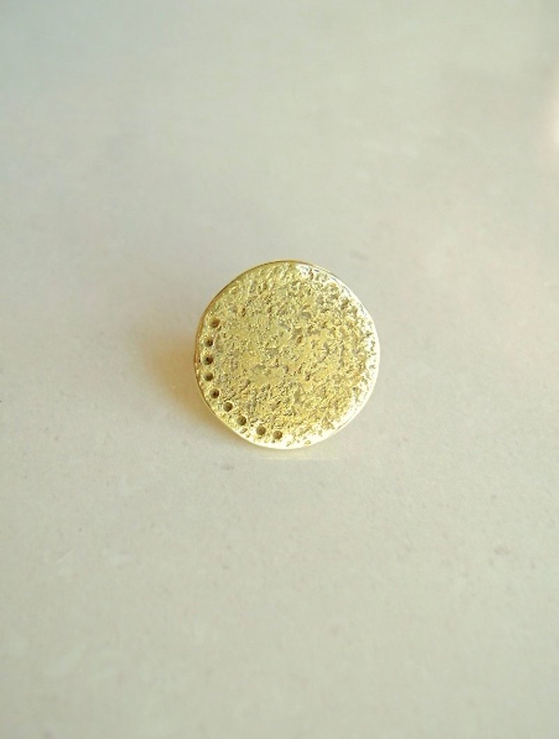 Moon pin brooch - Brooches - Other Metals Gold