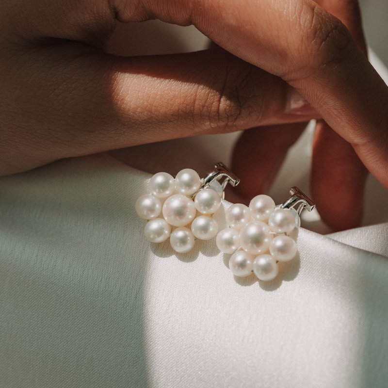 Victoria_Floral Pearl Clip Earrings - Earrings & Clip-ons - Pearl 