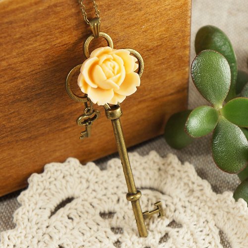 AGATIX Bronze Key Necklace Tea Rose Peach Orange Flower Floral Pendant Necklace Jewelry