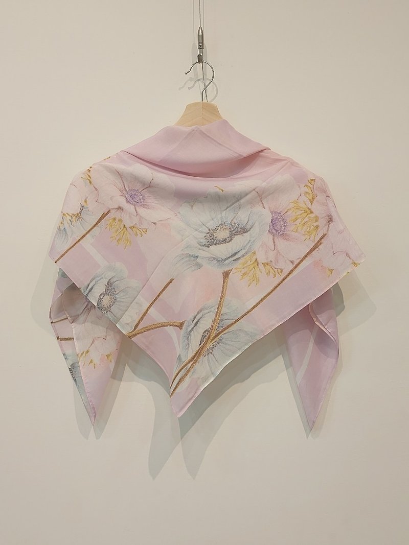 ジェニー・ツァイ - ピンクと優しい花シリーズのエレガントなパープルの正方形のシルク スカーフ - スカーフ - コットン・麻 