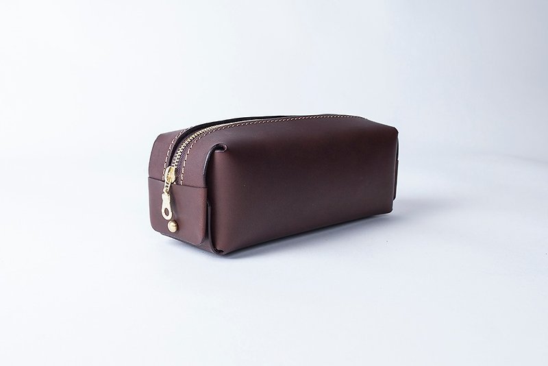 Square sundry bag | leather custom | custom typing | portable storage | genuine leather | gift - กระเป๋าเครื่องสำอาง - หนังแท้ 