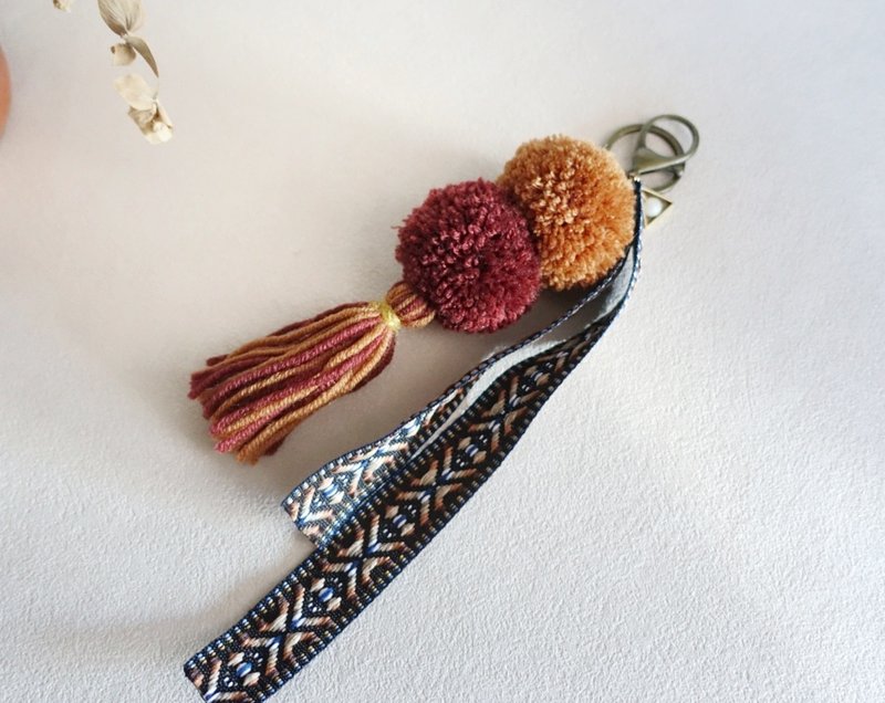 Tassel keychain/cute keychain,/pompom keychain/wedding favor - Charms - Other Materials 