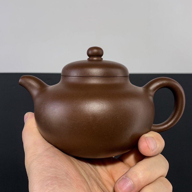 全手工 柿圆壶 紫泥 300cc 精品原矿紫泥全手工制作 经典器型宜興 - 茶壺/茶杯/茶具 - 陶 灰色