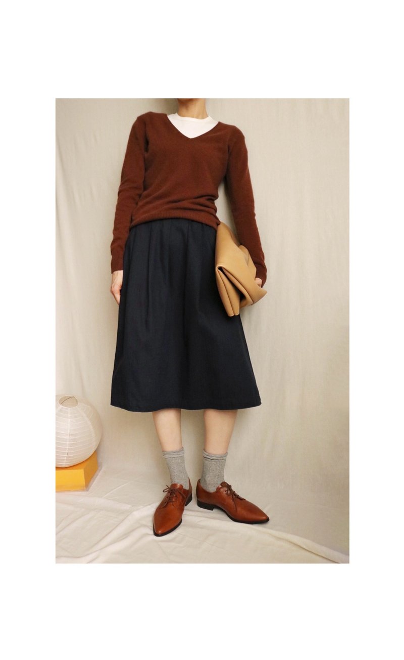 [Place an order] Cassandra Sweater fitted V-neck sweater toffee Brown cashmere - สเวตเตอร์ผู้หญิง - ขนแกะ 