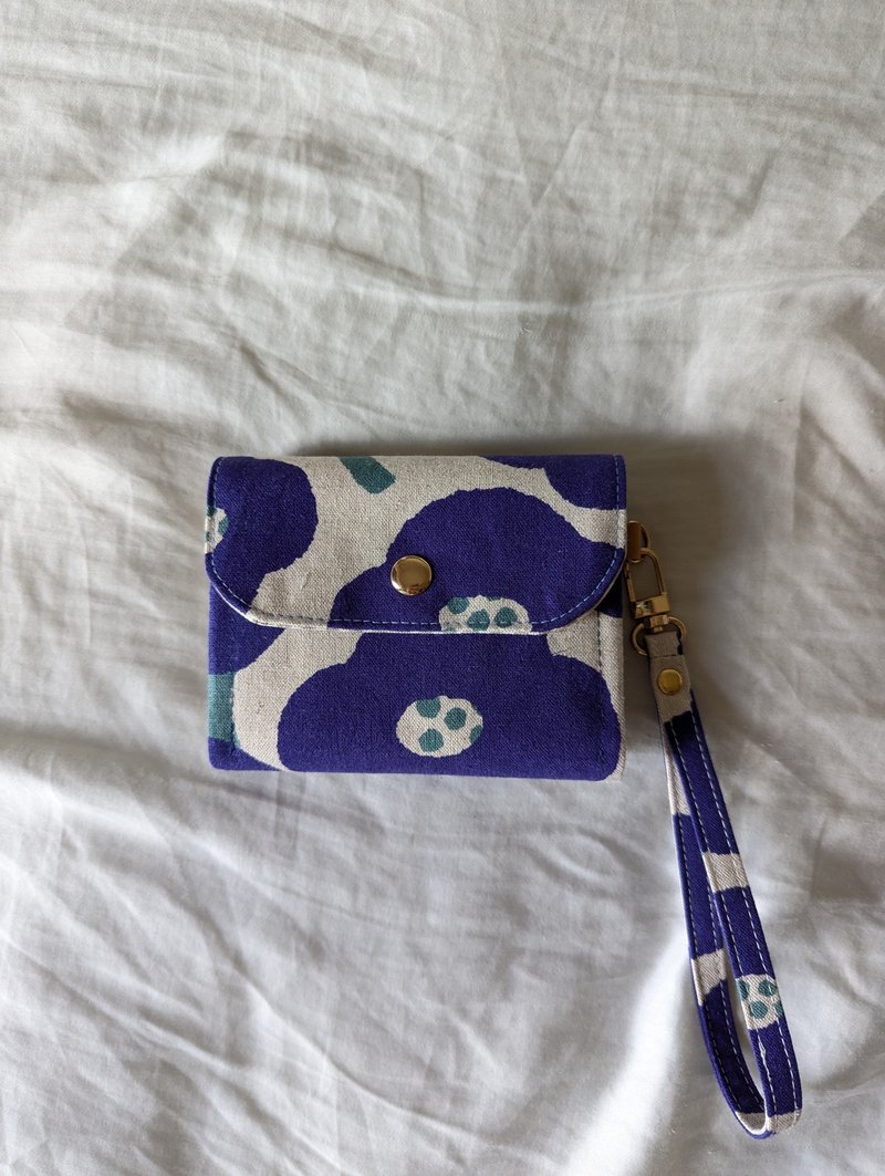 Four-layer short clip wallet-marshmallow blue flower 6 card layers + lanyard - กระเป๋าสตางค์ - ผ้าฝ้าย/ผ้าลินิน 