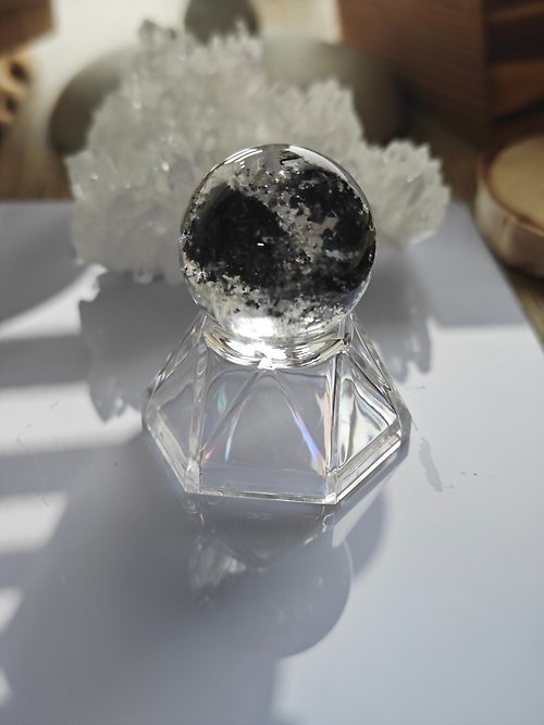 zen crystal jewelry 礦石設計 天然閃靈鑽大顆水晶球|含底座|清透含豐富礦物|最佳治療水晶