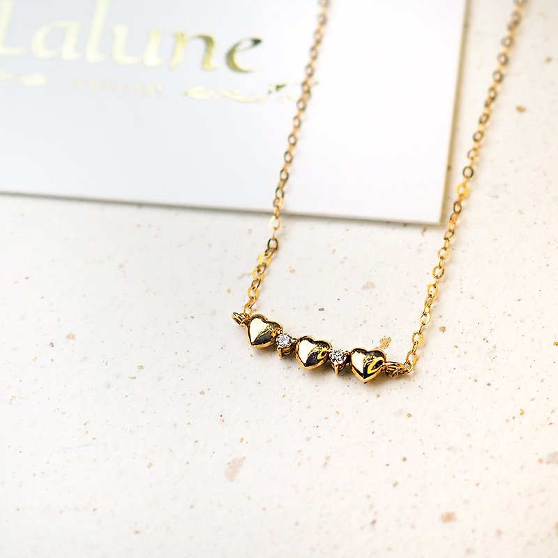 10K Little Lady Series||Heart-to-Heart|Golden Love Diamond One-Word Ultra-Fine Clavicle Chain - สร้อยคอทรง Collar - เครื่องประดับ สีใส