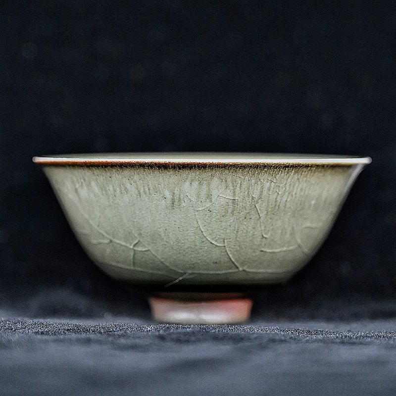 Handmade wood-burning Longquan celadon small tea bowl LONG033 - ถ้วย - วัสดุอื่นๆ 