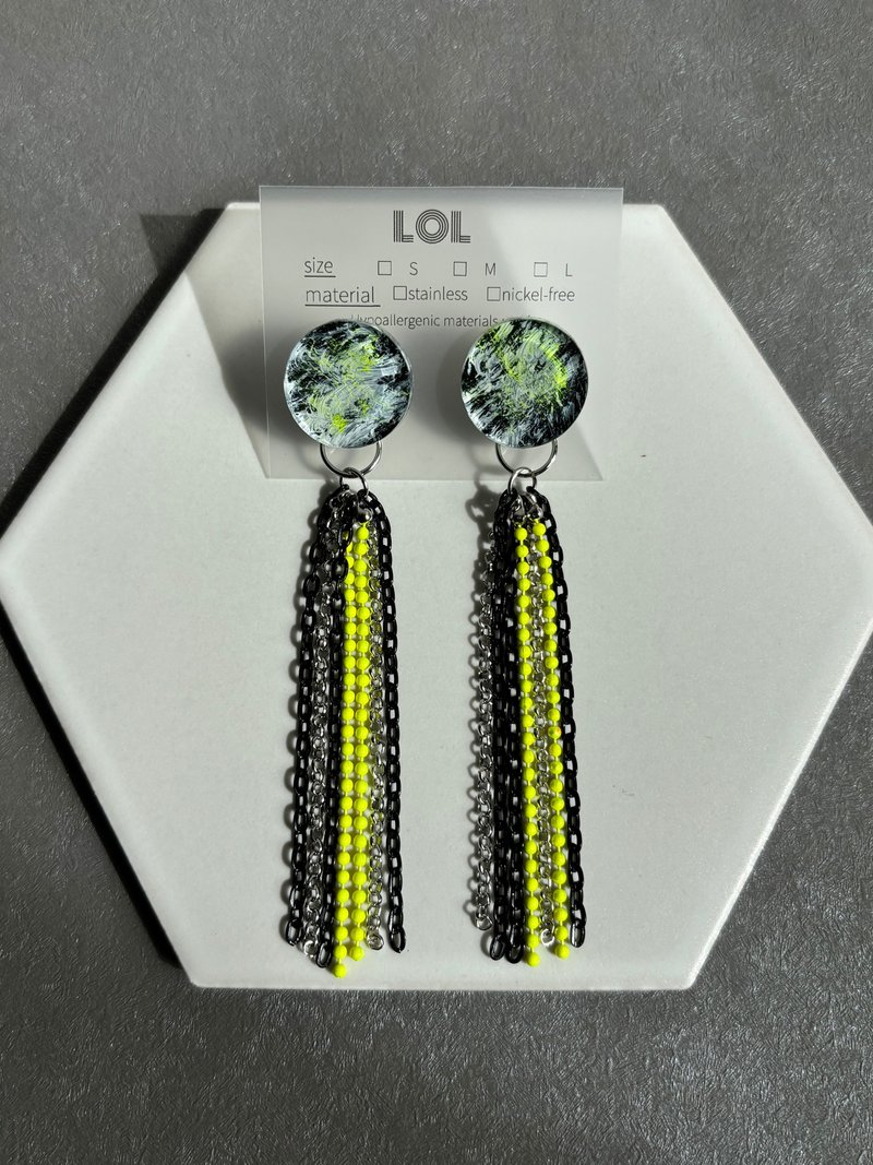 Black noise chain yellow ピアス/イヤリング - 耳環/耳夾/耳骨夾 - 塑膠 黃色