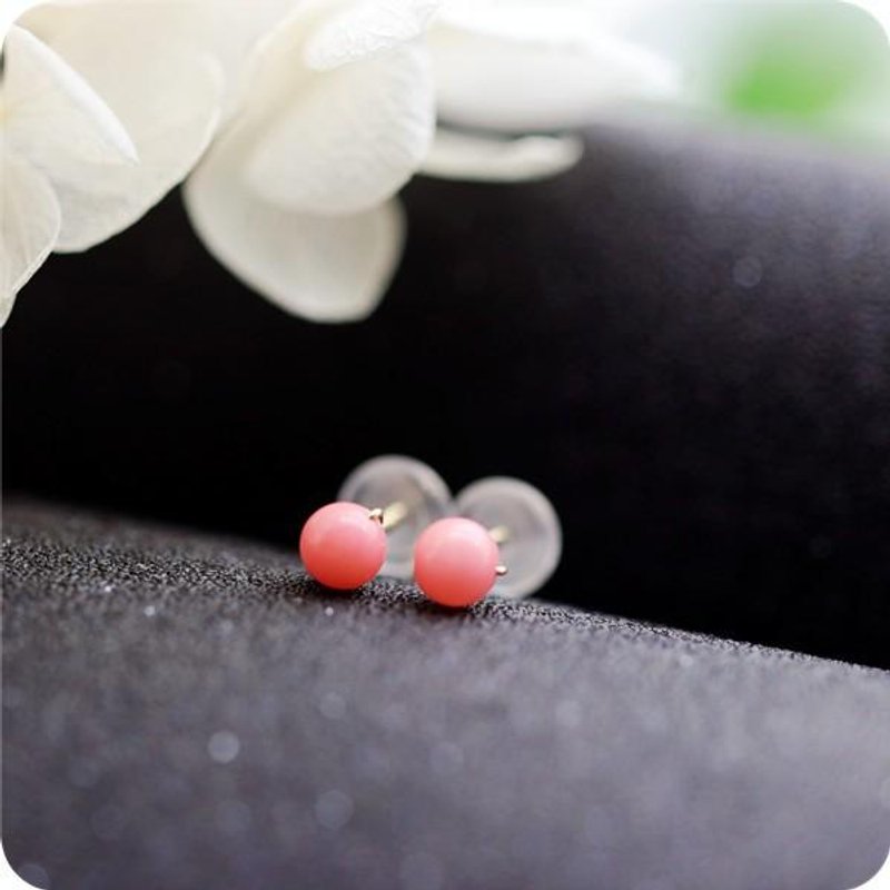 Pink coral screw screw stud earrings Clip-On March birthstone 4mm - ต่างหู - เครื่องเพชรพลอย สึชมพู