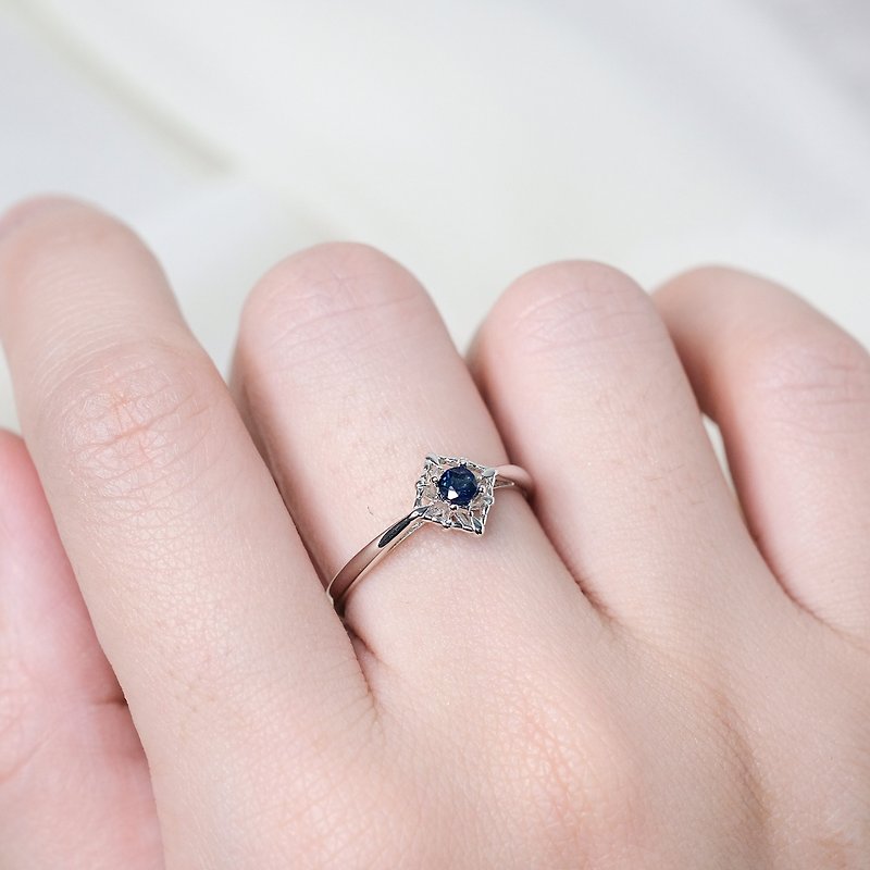 藍寶石 Sapphire 925純銀 戒指 古典菱形花紋 9月誕生石 - 戒指 - 純銀 銀色