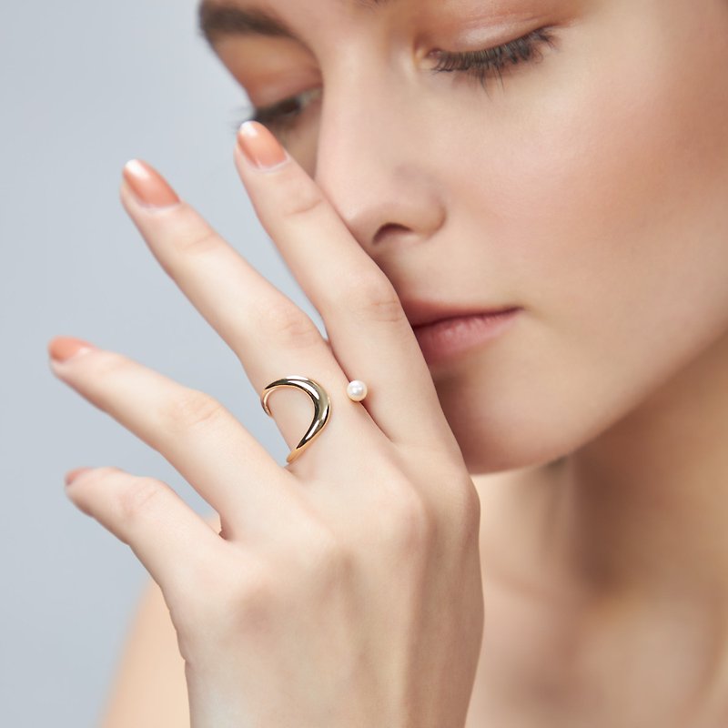 Streamline Pearl Ring 925 Silver Thick Plated 18K Gold Hoofer Simple Ring - แหวนทั่วไป - เงินแท้ สีทอง