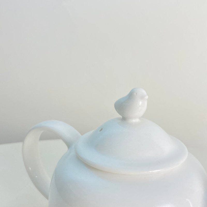 【茶具】白瓷英式紅茶壺-小鴨蓋鈕 - 茶壺/茶杯/茶具 - 瓷 白色