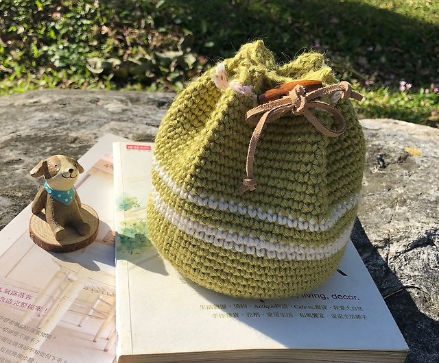 Crochet craft. Two-color ramie cosmetic bag (apple green) - Shop
