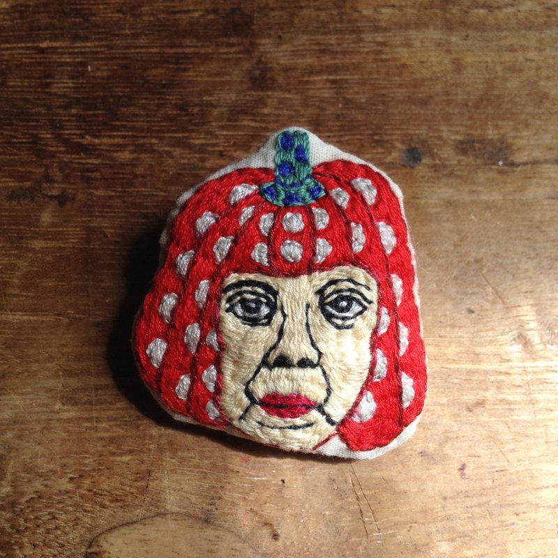 名人系列 草間彌生 Yayoi Kusama / 手工刺繡 別針 胸針 - 胸針 - 繡線 多色