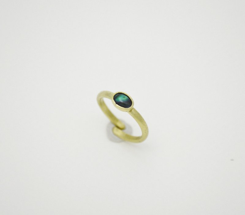 Simple small stone-Abalone Shell‧Brass Ring - แหวนทั่วไป - ทองแดงทองเหลือง สีเขียว