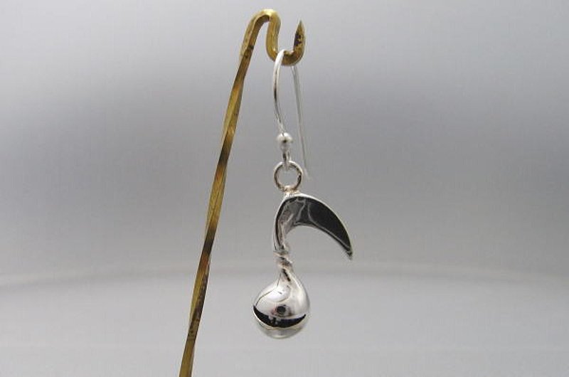 smile note Pierce (s_m-O.09) 音符 微笑 穿孔耳环 sterling silver earring sound note music - 耳環/耳夾/耳骨夾 - 其他金屬 銀色