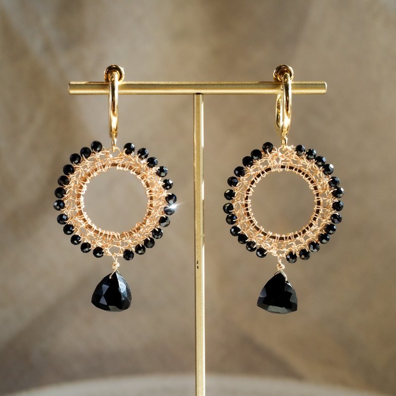 Dangling Black Onyx and Wire Flower Motif Earrings/Clip-Ons - ต่างหู - เครื่องประดับพลอย สีดำ