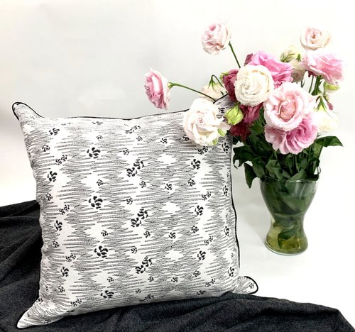 Le Brodé樂柏得 抱枕-白色刺繡