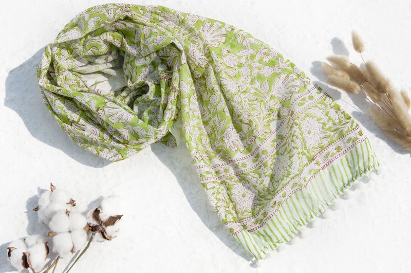 Hand-knitted Scarf Knitted Scarf Hand-knitted Pure Cotton Silk Scarf/Handmade Woodcut Printed Plant Dyed Scarf/Vegetable Dyed Cotton Scarf Christmas Gift Exchange Gift Mother's Day Father's Day-Green Tassel Flower - ผ้าพันคอ - ผ้าฝ้าย/ผ้าลินิน หลากหลายสี