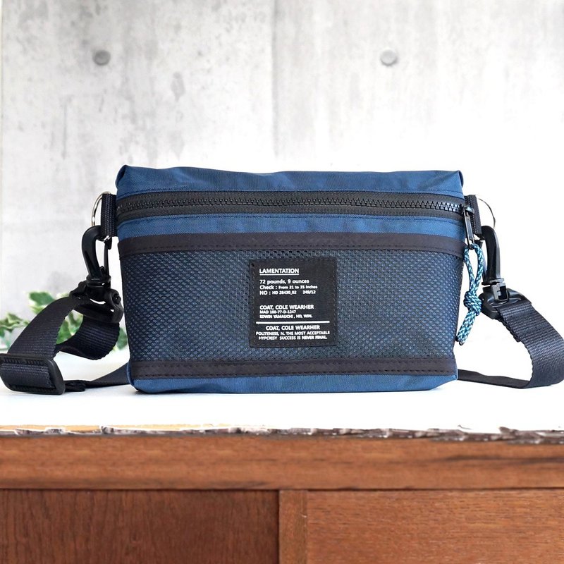 Rainy days are no match for it! Waterproof Nylon Shoulder Bag navy - กระเป๋าแมสเซนเจอร์ - ไนลอน สีน้ำเงิน