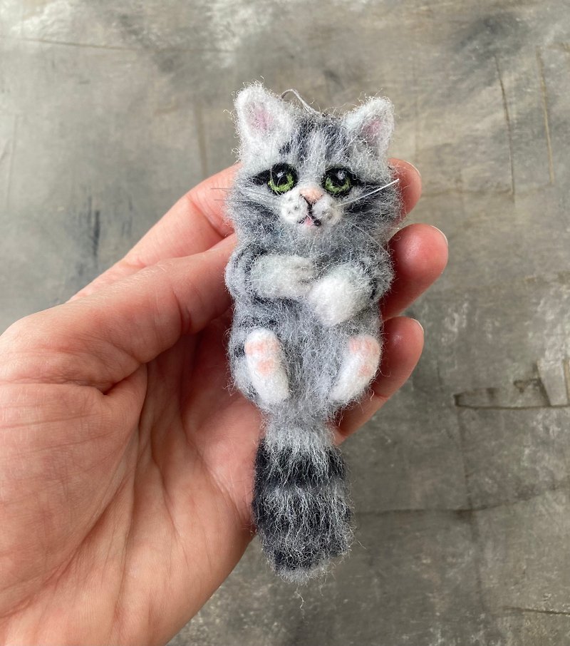 Handmade gray cat necklace pendant for women Needle felted wool animal jewelry - Necklaces - Wool Gray