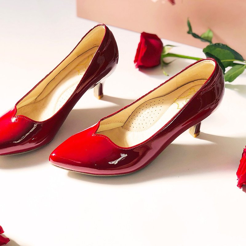 Sweet Love Heart Micro Pointy Toe Pumps - รองเท้าส้นสูง - หนังแท้ สีแดง