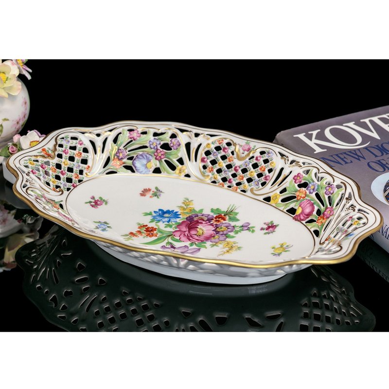 德國製Schumann 鏤空雕花古典歐式陶瓷水果籃新年乾果盤收納盤 - 盤子/餐盤/盤架 - 瓷 